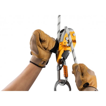 Petzl ID S Self-braking descender with anti-panic function for work at height and rope access work