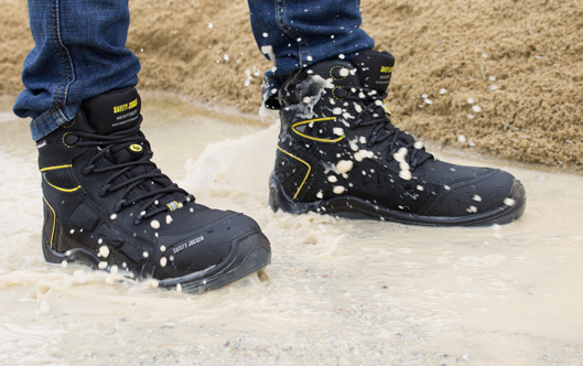 WATERPROOF%20WORK%20BOOTS%20ARE%20NOT%20JUST%20FOR%20RAIN5.jpg