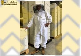 How to Choose the Right Bee Suit for Your Beekeeping Business